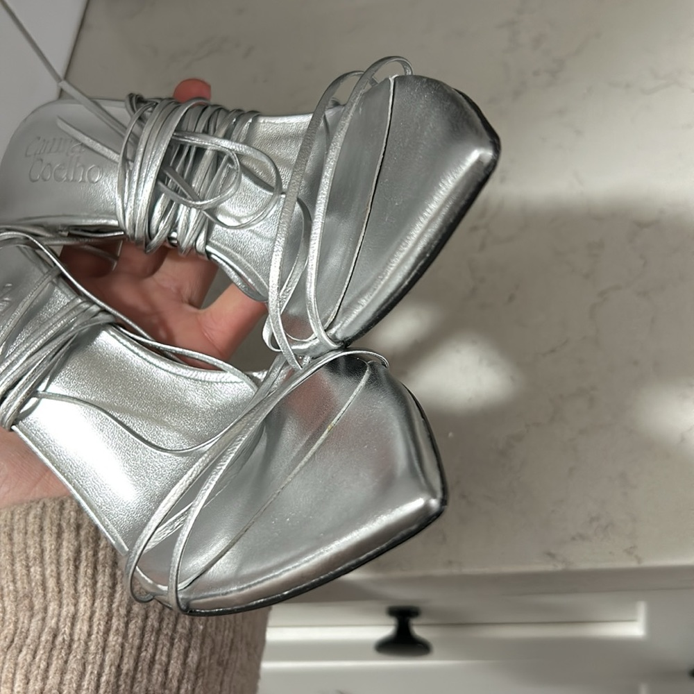 Jolie Heel in Metallic Silver Camila Coelho - Picture 4 of 6
